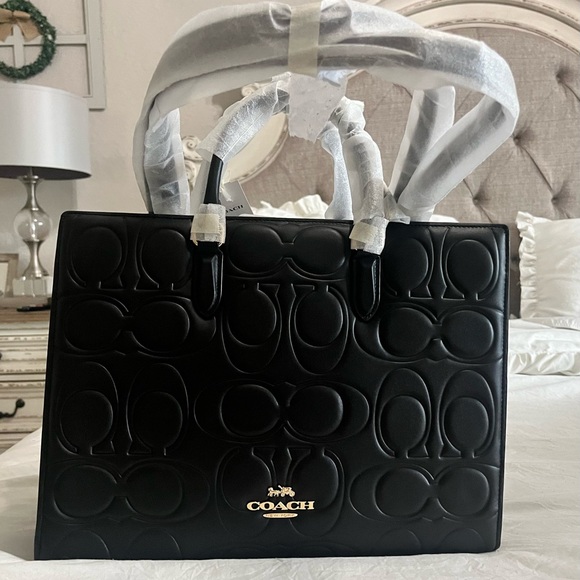 Authentic NWT Large Coach Maggie Leather Tote Bag - Picture 1 of 5